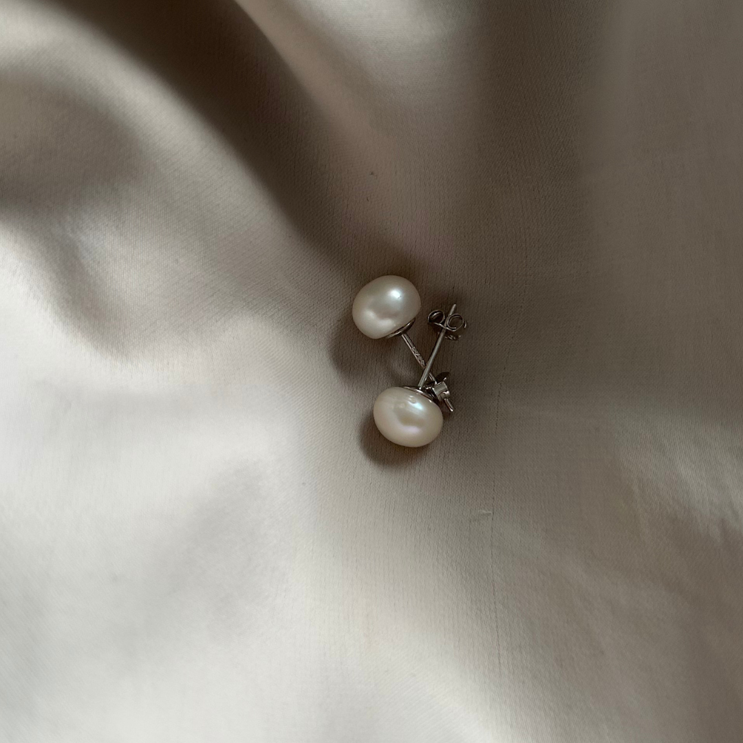 PEARL Stud Earrings